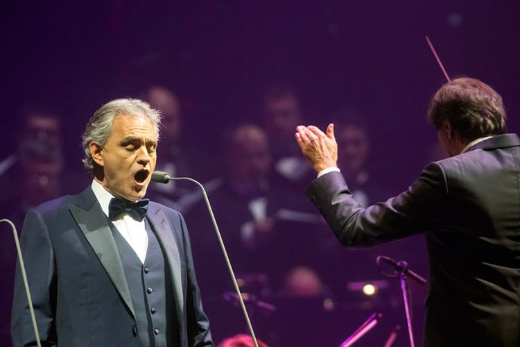 Η ανατριχιαστική συναυλία-προσευχή του Andrea Bocelli στο άδειο Duomo