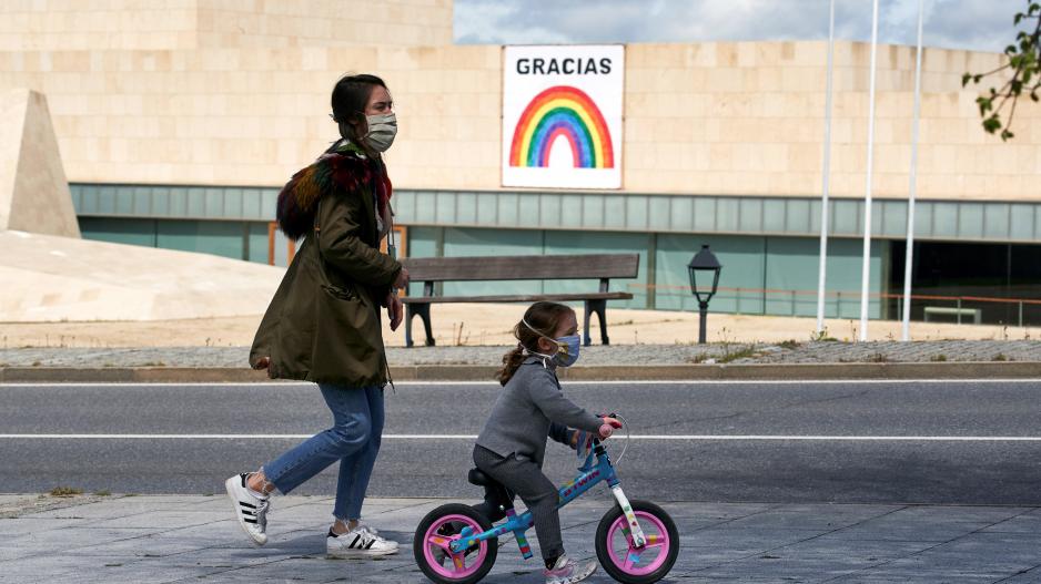 Συγκινεί κοριτσάκι στην Ισπανία: «Ποτέ δεν πίστευα ότι θα μου έλειπε το σχολείο, όμως μου έλειψε πραγματικά»