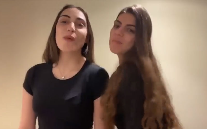 Σκαλιώτες φοιτητές που είναι σε καραντίνα στην Αγγλία τραγουδούν και στέλνουν το δικό τους μήνυμα με ένα συγκινητικό βίντεο
