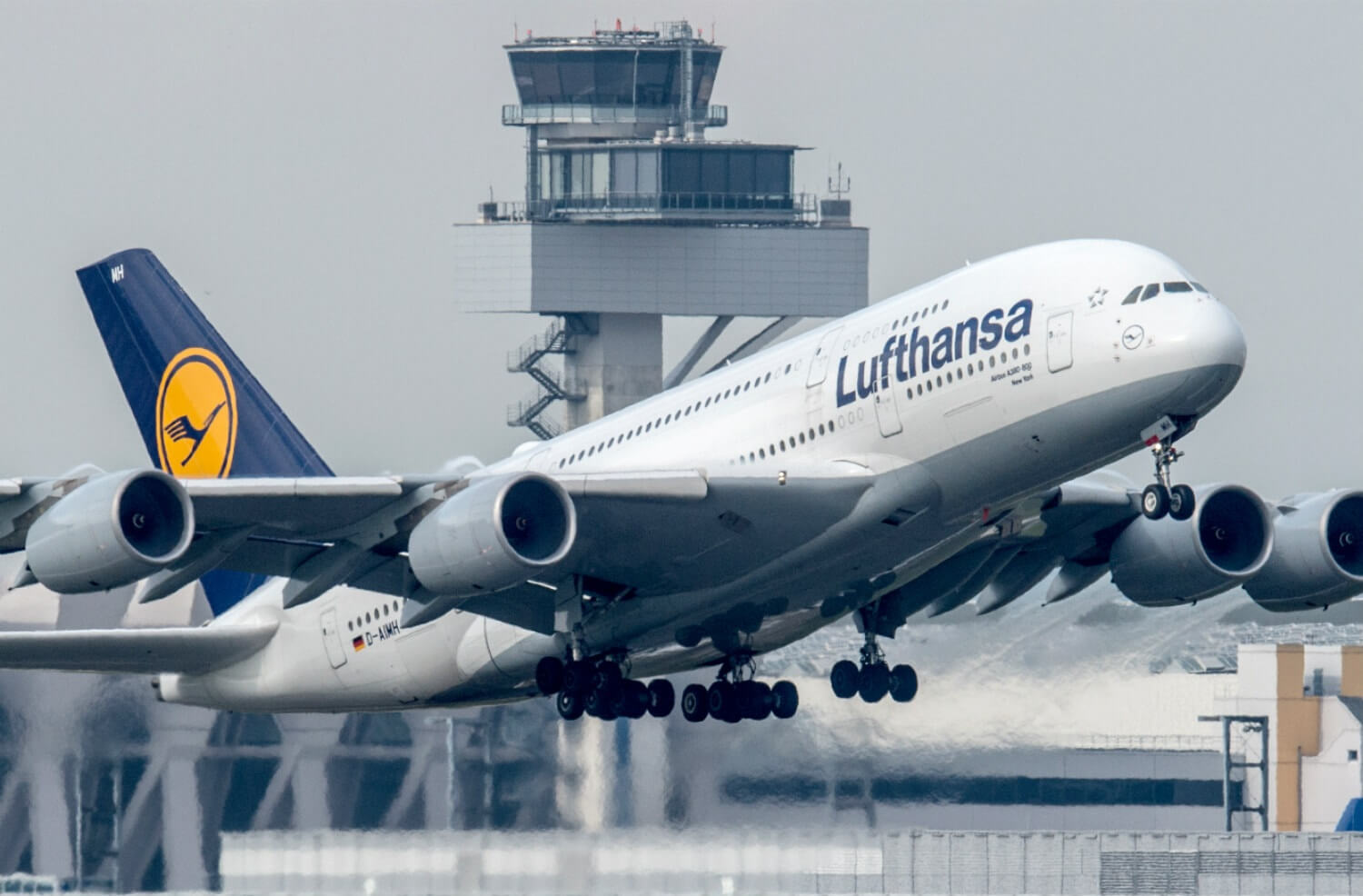 Lufthansa: Ξαναρχίζει πτήσεις προς 20 τουριστικούς προορισμούς