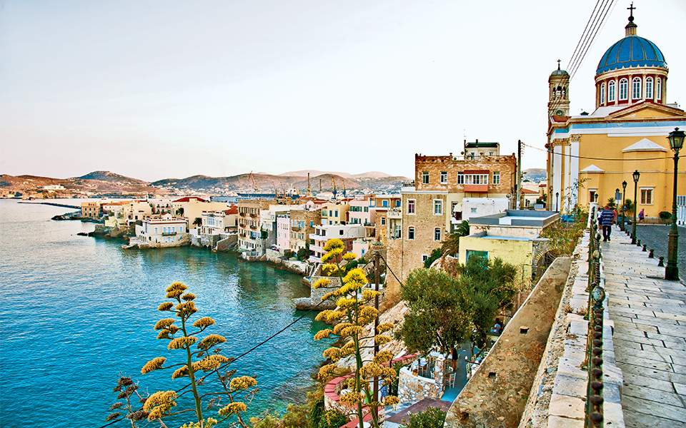 Βρετανική εφημερίδα βρήκε την πιο περίεργη πόλη της Ελλάδας