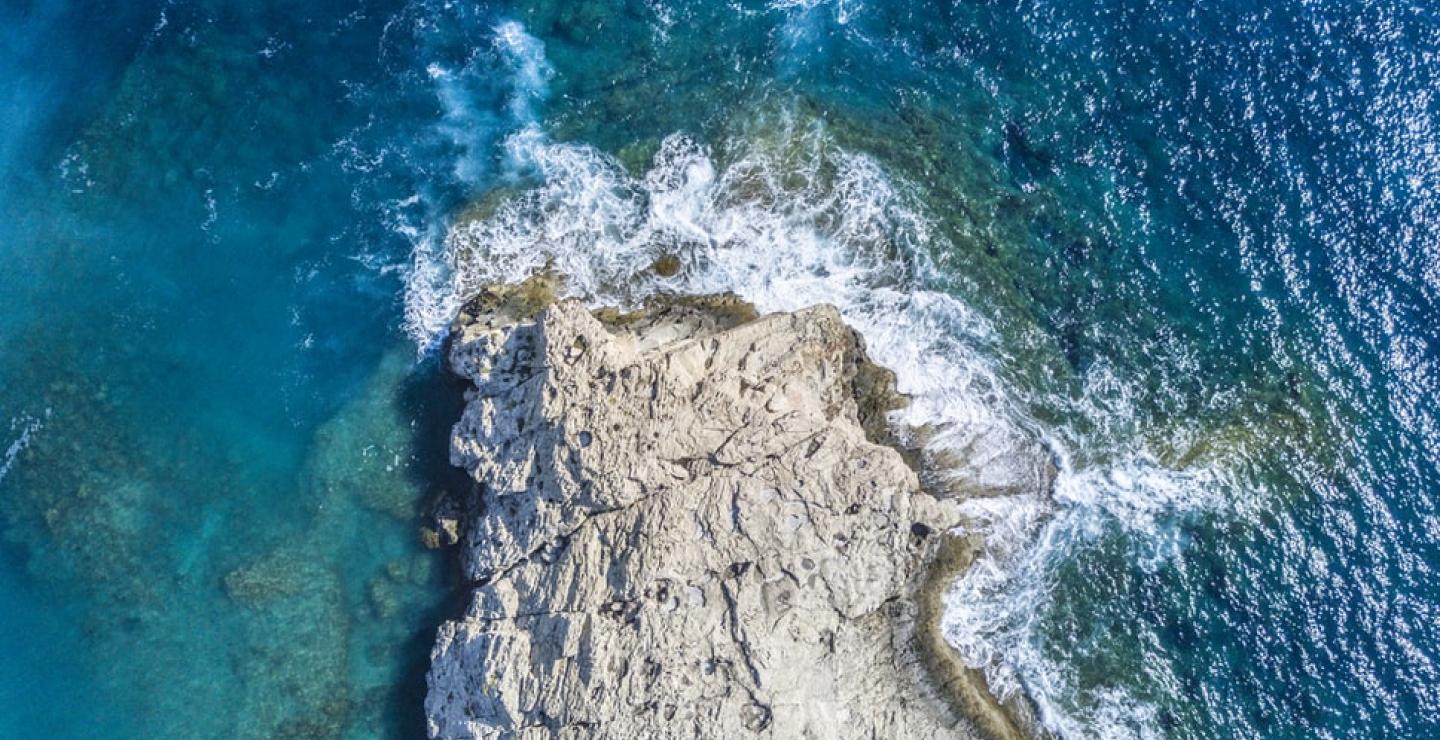 Η Κύπρος θα πληρώνει όσους τουρίστες βρεθούν θετικοί στον κορωνοϊό