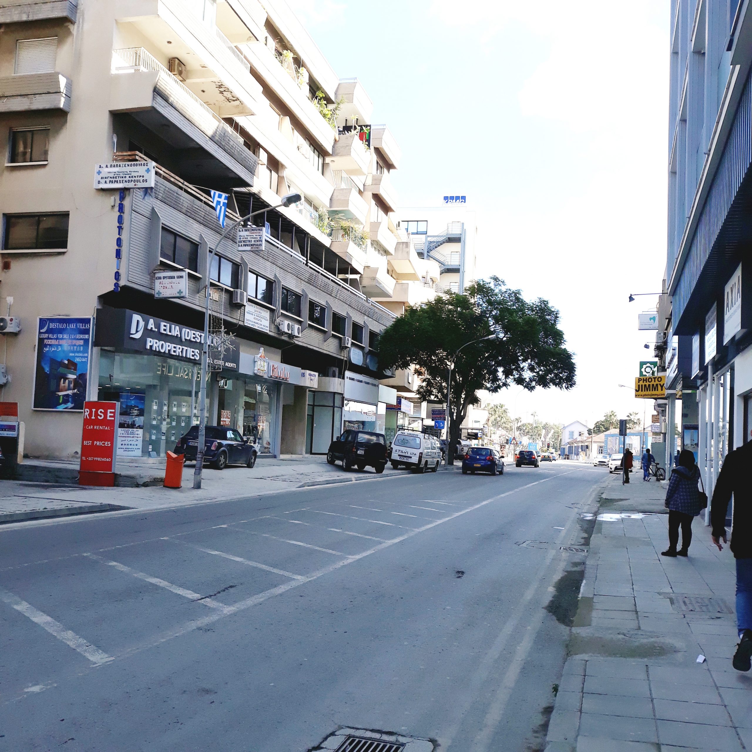 Προσδοκούν σ’ έσοδα από τους ντόπιους τα καταστήματα της Λάρνακας