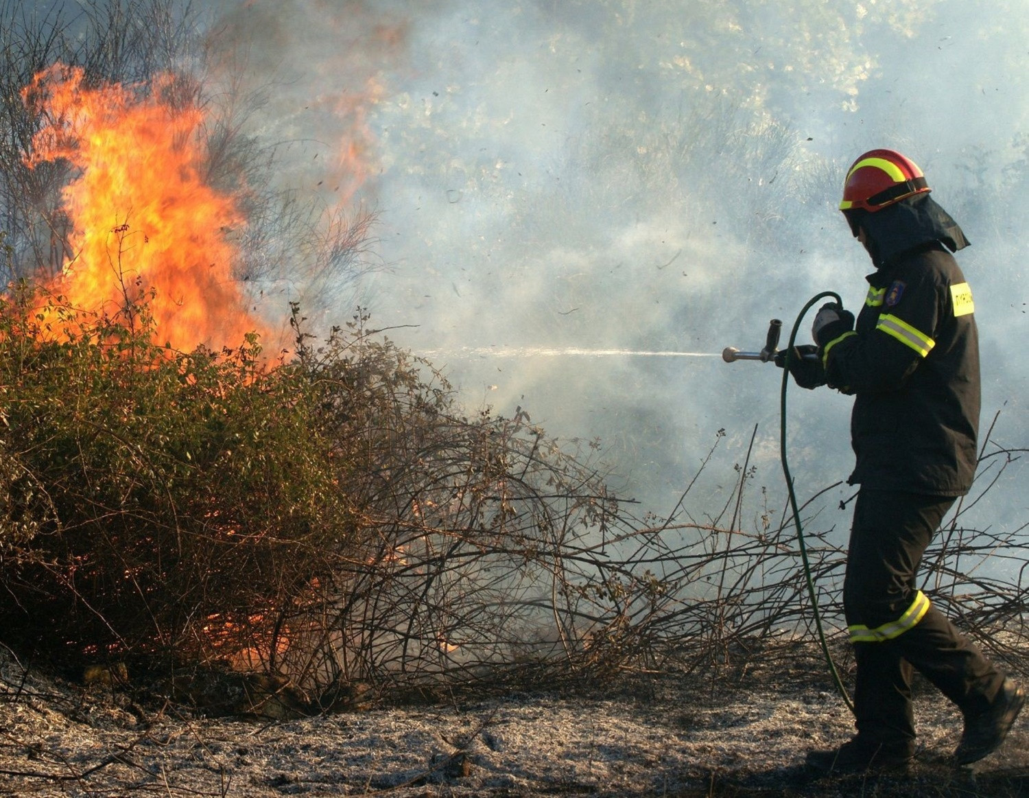 Σε επίπεδο «Κόκκινου Συναγερμού» ο κίνδυνος πυρκαγιών