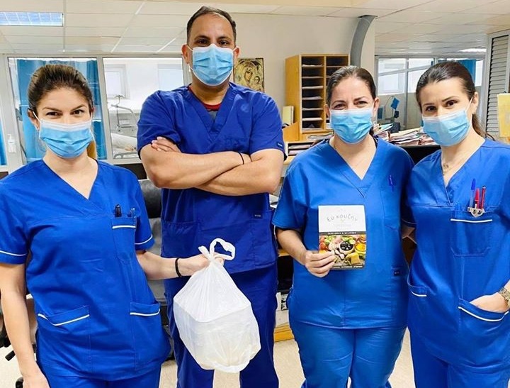 To Ευ Κουζήν μαγειρεύει για το προσωπικό της ΜΕΘ στο Νοσοκομείο Λάρνακας