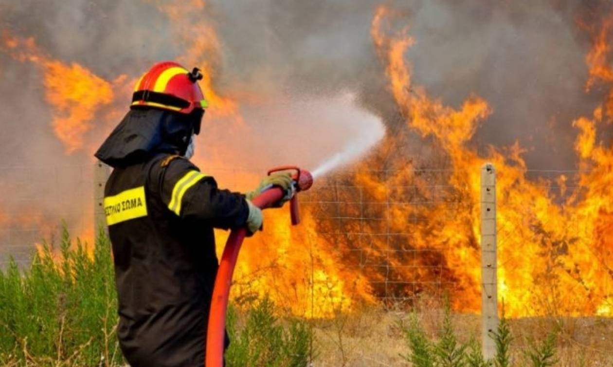 Σε επίπεδο «Κόκκινου Συναγερμού» ο κίνδυνος πρόκλησης δασικών πυρκαγιών