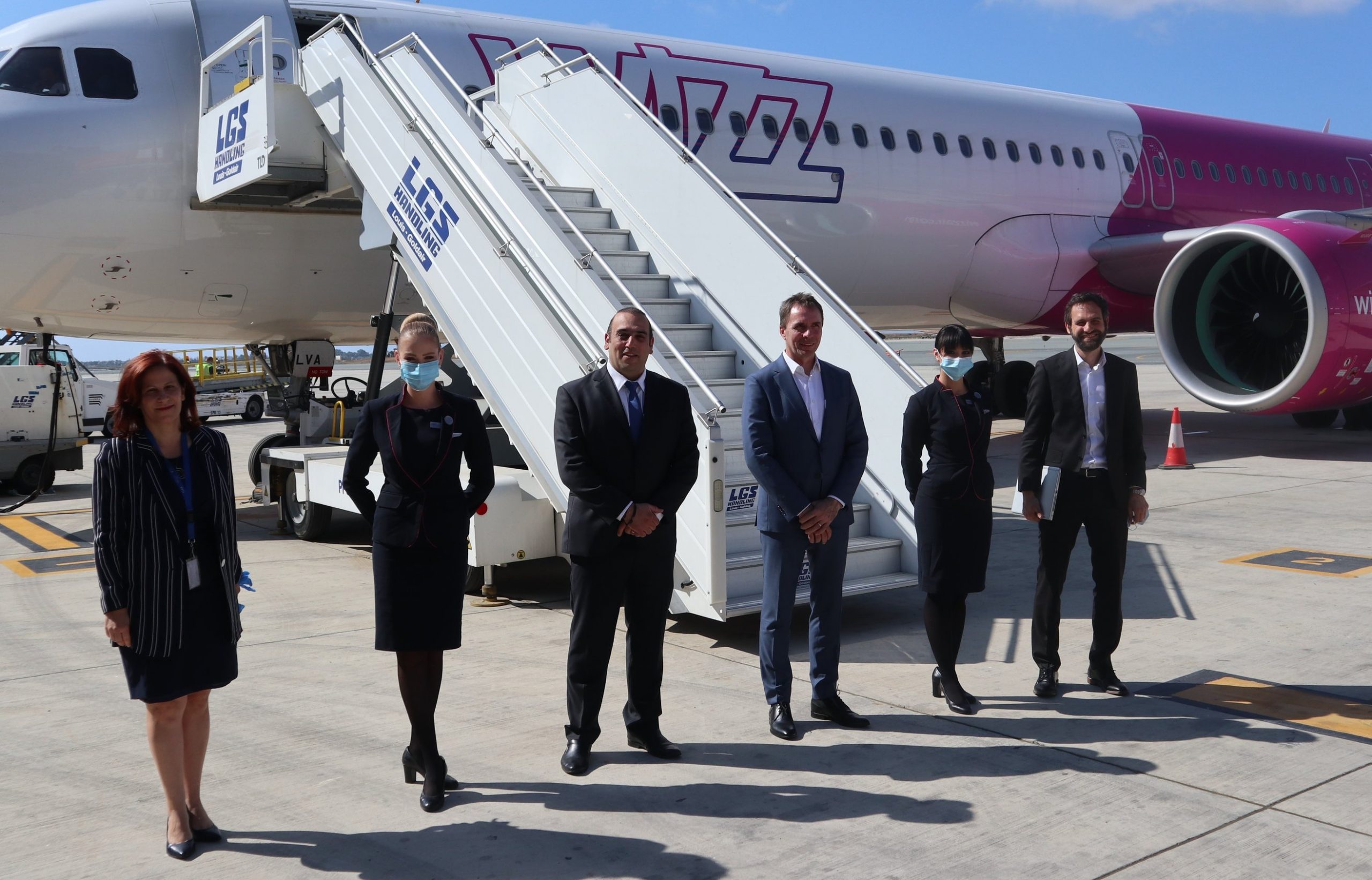 Συμφωνία Υπουργείου Μεταφορών, Υφυπουργείου Τουρισμού και Hermes Airports με την ουγγρική αερογραμμή Wizz Air για τη δημιουργία βάσης στο Διεθνές Αεροδρόμιο Λάρνακας