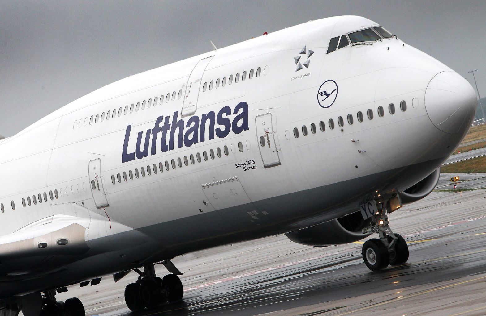 Η Lufthansa διασώζεται από την γερμανική Κυβέρνηση με ποσό €9 δισ.