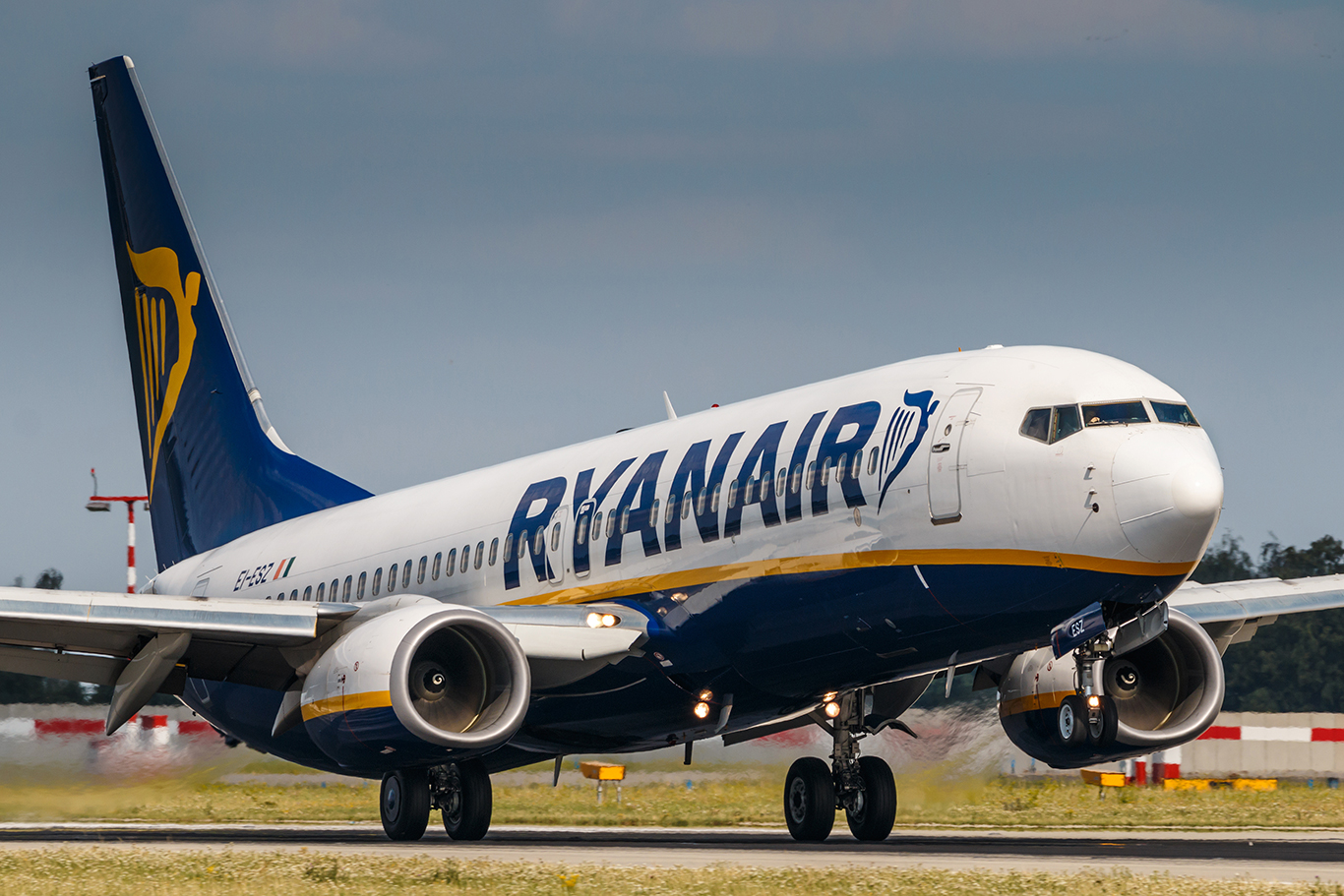 Η Ryanair ανακοίνωσε εκπτώσεις σε 14 προορισμούς από την Κύπρο