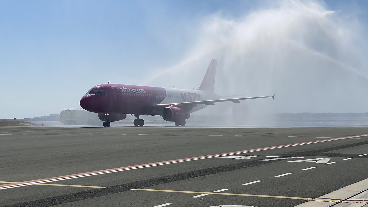 Εγκαινίασε τη Λάρνακα η Wizz Air