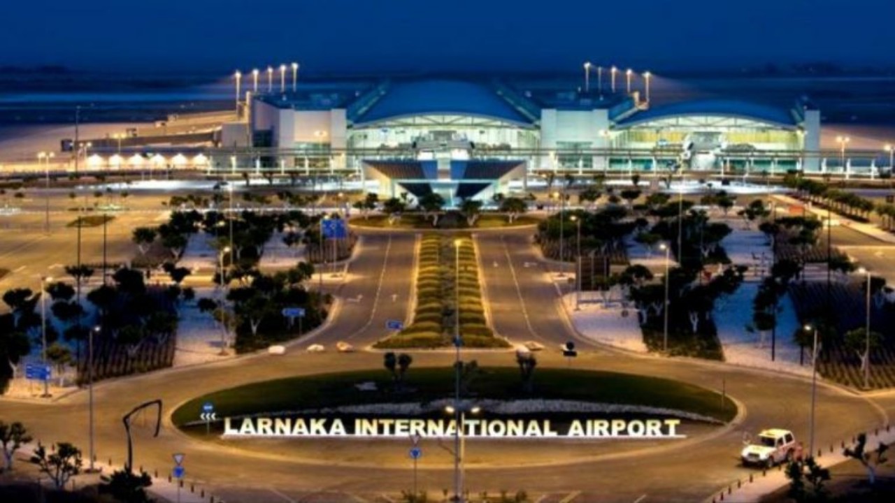 Σαρανταέξι πτήσεις πραγματοποιούνται σήμερα από και προς το αεροδρόμιο Λάρνακας