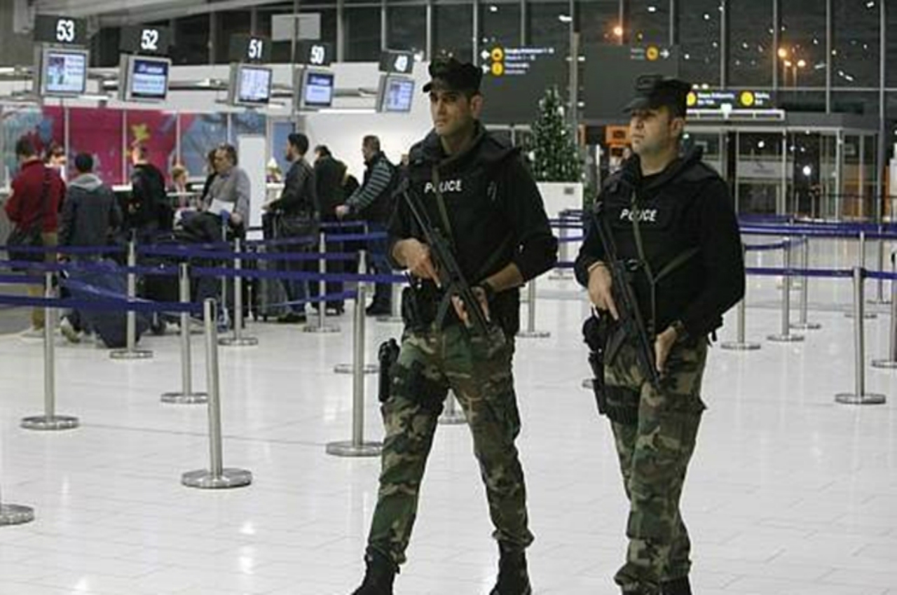 Σήμα Interpol και σύλληψη 45χρονου που αφίχθηκε στο Αεροδρόμιο Λ/κας