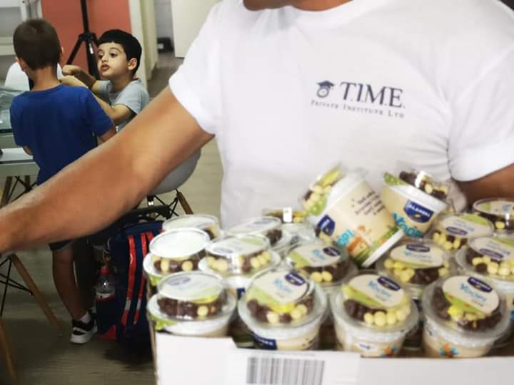 Alambras Dairy:Κέρασαν το νέο γιαουρτάκι σε καλοκαιρινά σχολεία της Λάρνακας