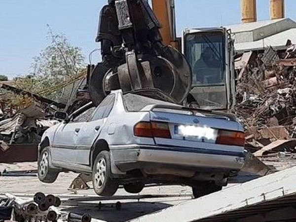 Καταστροφή τροποποιημένων οχημάτων από την Αστυνομία στη Λάρνακα