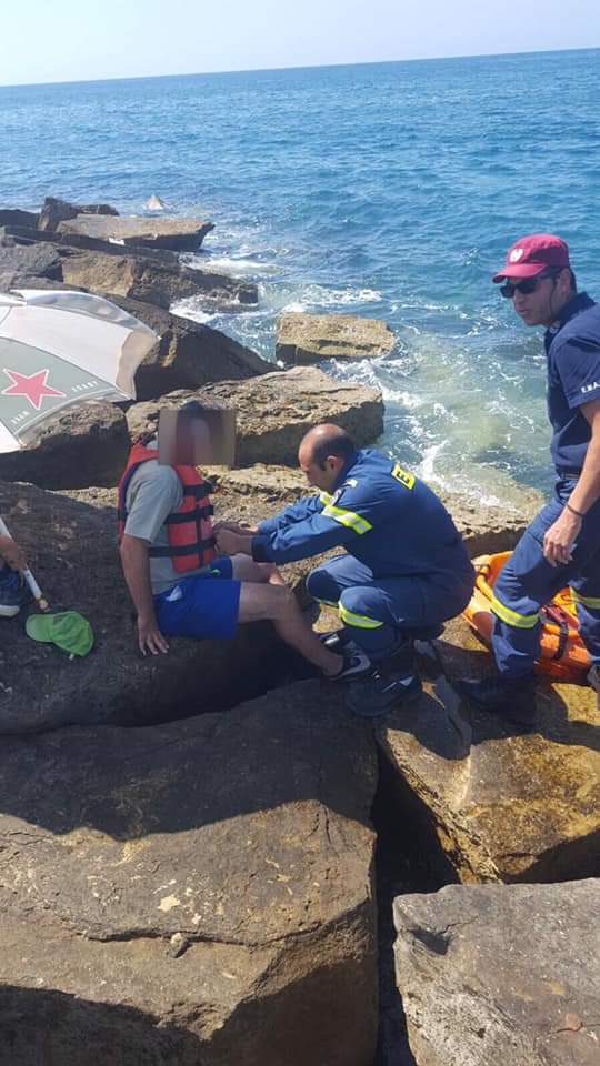 Επ.Λάρνακας(ΦΩΤΟ): Διάσωση τραυματισμένου άντρα που βρισκόταν σε βράχια