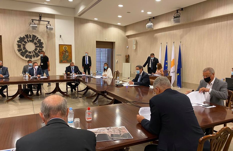 Συνεδρία στο Προεδρικό για την μετακίνηση πετρελαιοειδών και υγραερίου από τη Λάρνακα