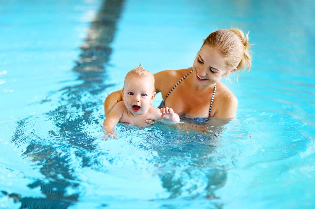 Πισίνα και παιδί: Υπάρχουν πολλοί κίνδυνοι – Τι πρέπει να προσέχουν οι γονείς;