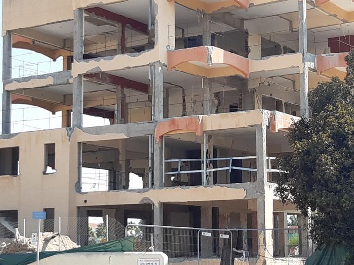 Εικόνες ερήμωσης στον παραλιακό Δεκέλειας