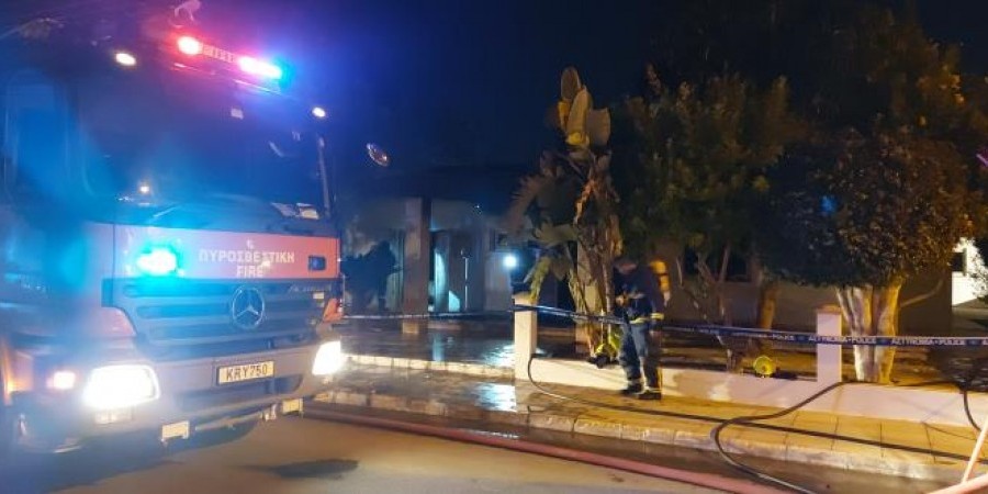 Στις φλόγες σπίτι στο Παραλίμνι – Ομολόγησε ο 32χρονος γιος των ιδιοκτητών