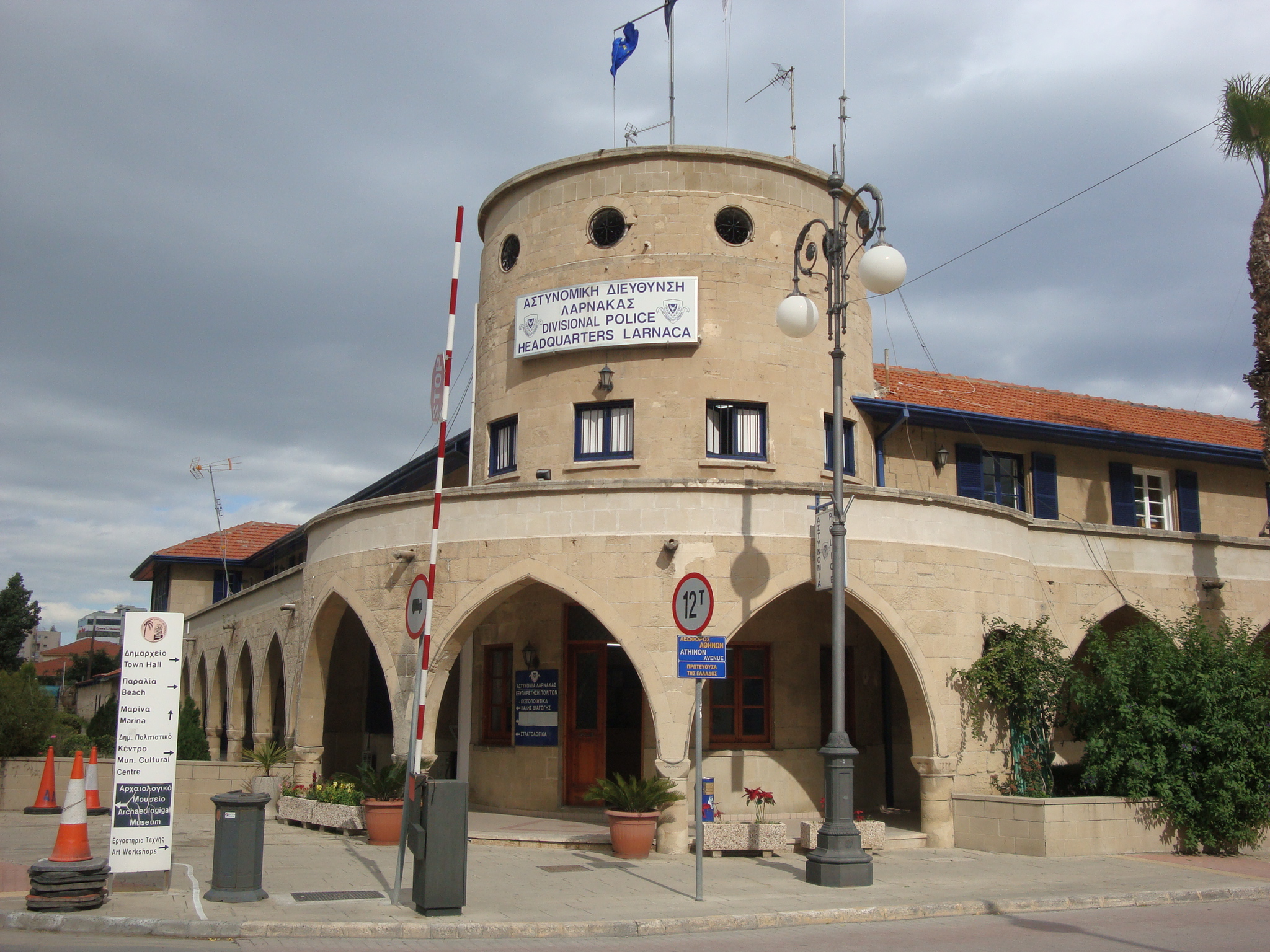 Larnaca-Town-Police-Station_3848