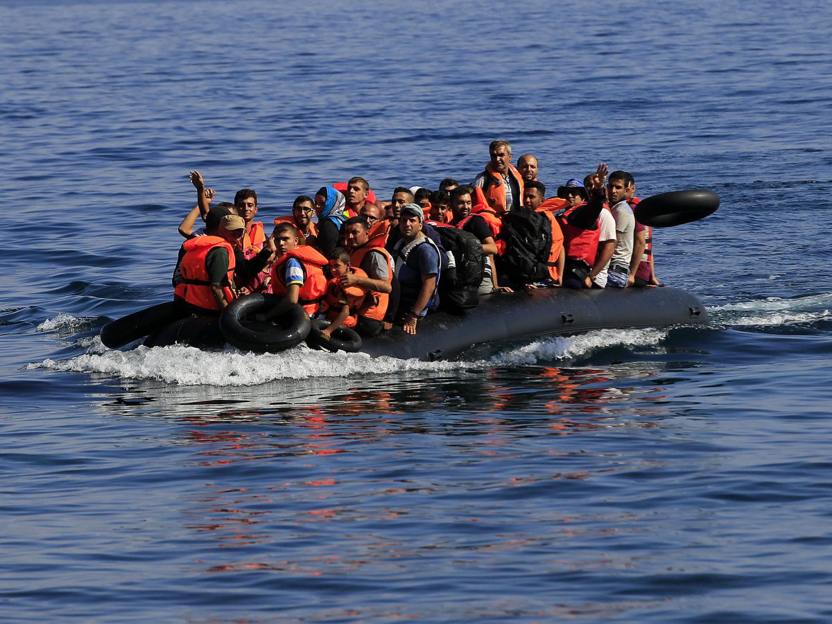 Πλοιάριο με μετανάστες στο Κάβο Γκρέκο – Χειροπέδες σε 52χρονο