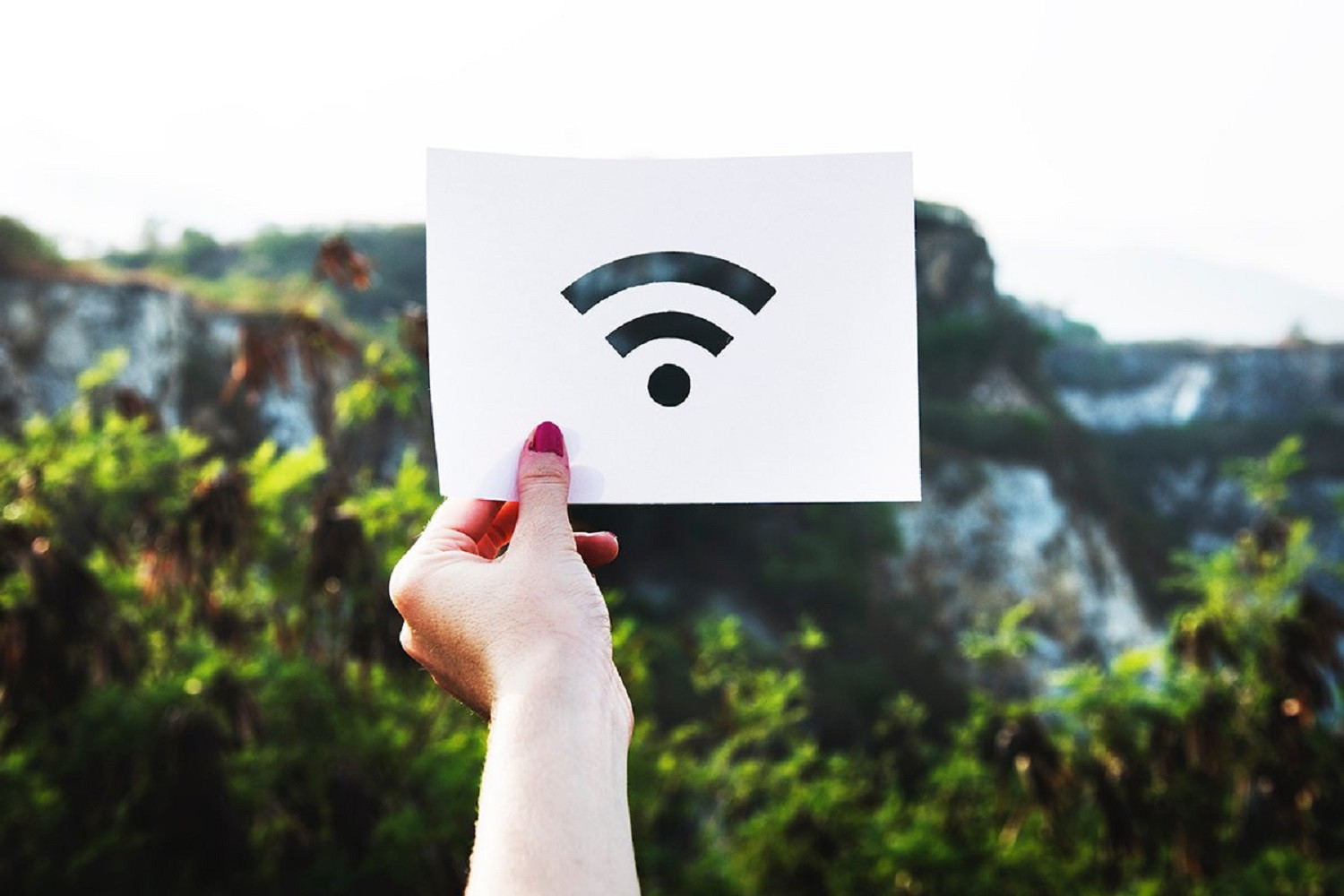 Τοποθέτηση δωρεάν wifi σε κεντρικά σημεία της Αθηένου στα πλαίσια της πρόσκλησης wifi4eu από τον Δήμο Αθηένου