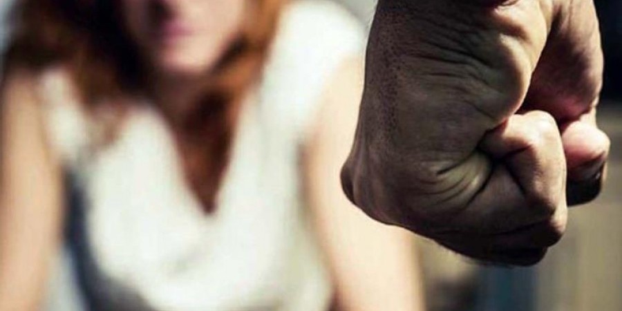 Με ισόβια κάθειρξη θα τιμωρείται ο βιασμός με βάση νόμο που ψήφισε η Βουλή