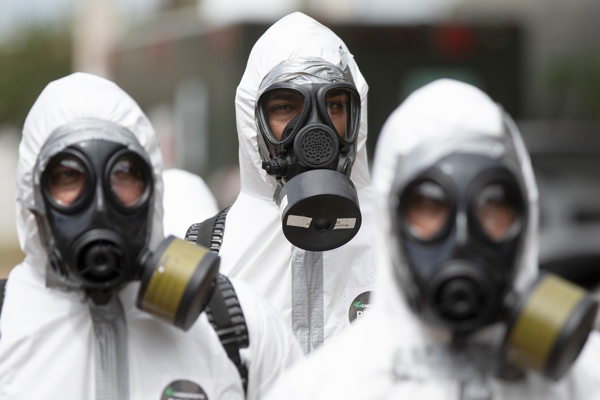 Agents disinfect Basic Health Units in Brasilia