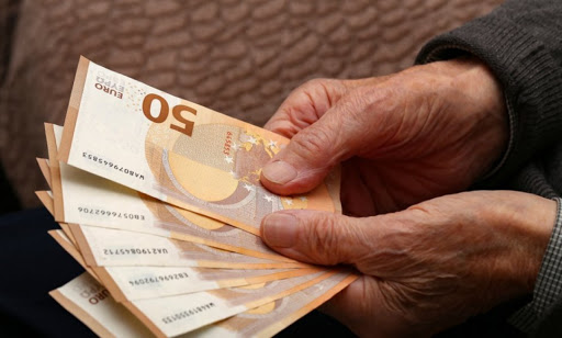 Νέες ημερομηνίες εξέτασης αιτήσεων για συντάξεις και επιδόματα