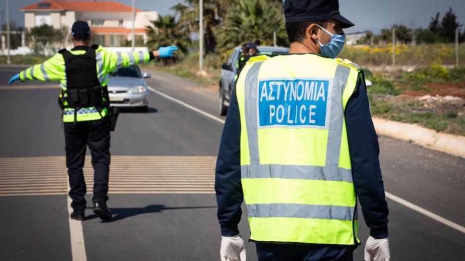 Γεμίζουν οι δρόμοι Αστυνομία ενόψει Χριστουγέννων