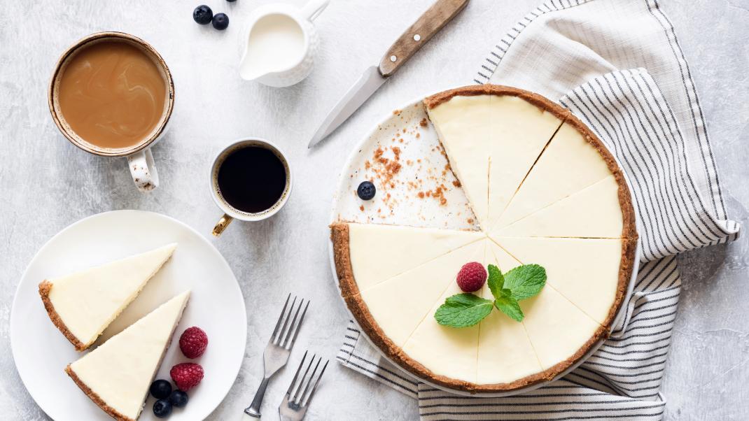 Το πιο λαχταριστό cheesecake γίνεται πανεύκολα με 3 μόλις υλικά