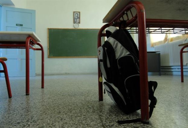 “Test to stay”: Τα σχολεία που “σταθμεύουν” αύριο μονάδες δειγματοληψίας