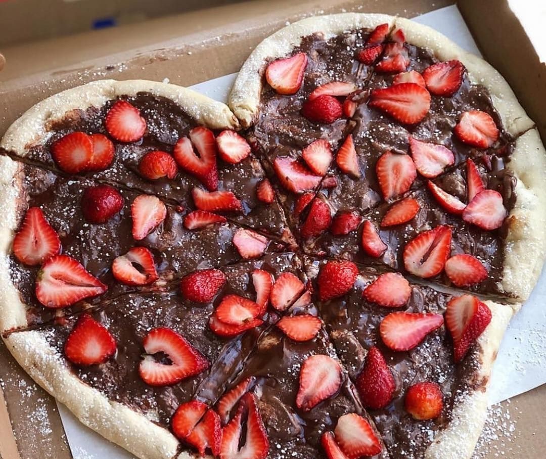 Γλυκιά pizza σε σχήμα καρδιάς φτάνει στη πόρτα σου αυτό το Σαββατοκύριακο