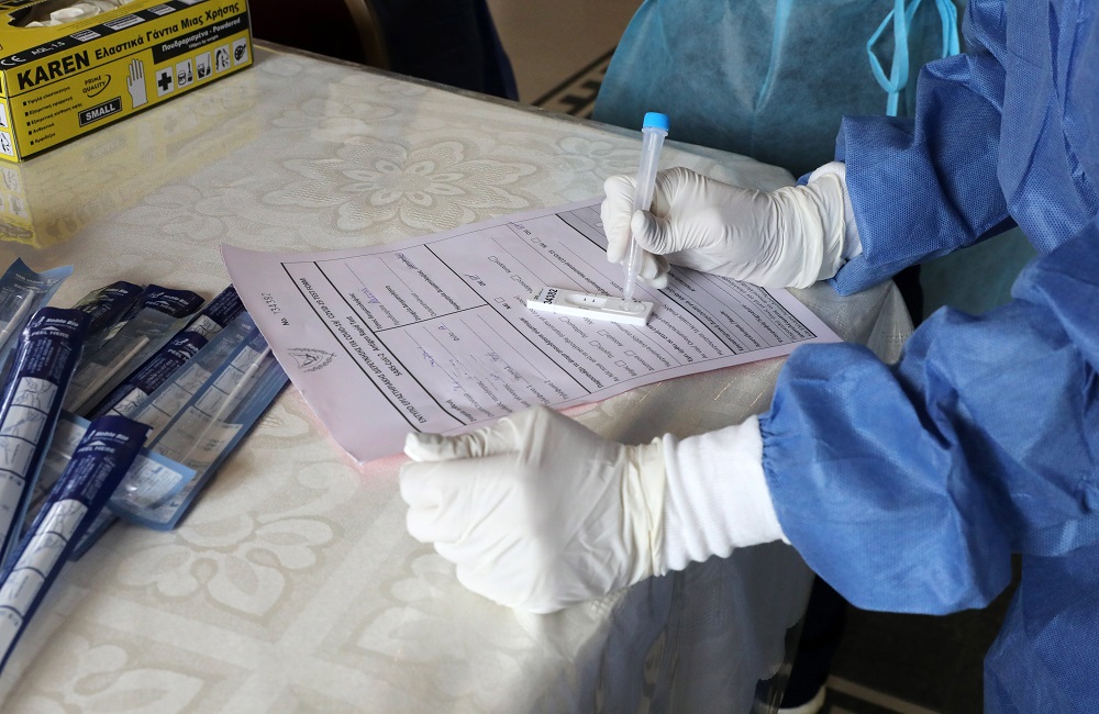 ÔÅÓÔ ÊÏÑÙÍÏÚÏÕ – COVID-19 – RAPID TEST – ËÁÔÓÉÁ