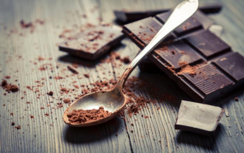 Γιατί πρέπει να βάλεις στην διατροφή σου τη μαύρη σοκολάτα;