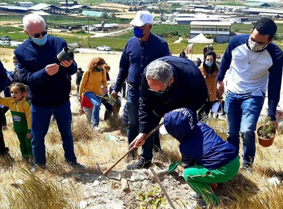 Πραγματοποιήθηκε με επιτυχία η μεγάλη δεντροφύτευση στην Αθηένου