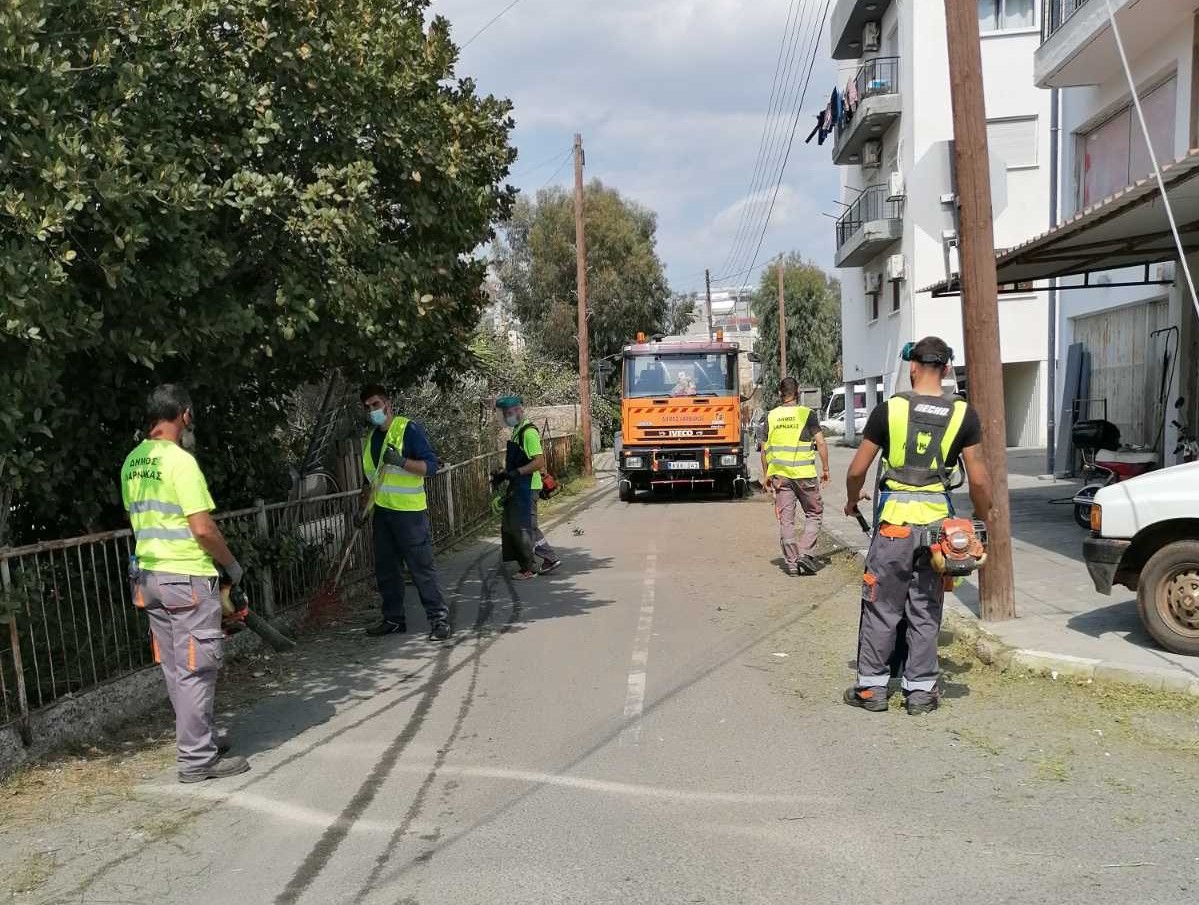 Συνεχίζει τον καθαρισμό σε περιοχής της Λάρνακας το Τμήμα Καθαριότητας του Δήμου Λάρνακας