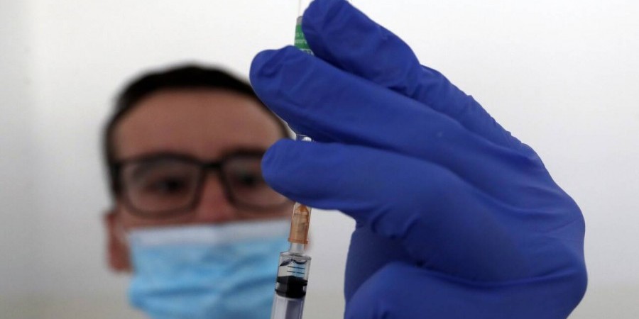 Νέα αναστάτωση με AstraZeneca: Περιστατικά θρομβώσεων και θάνατοι