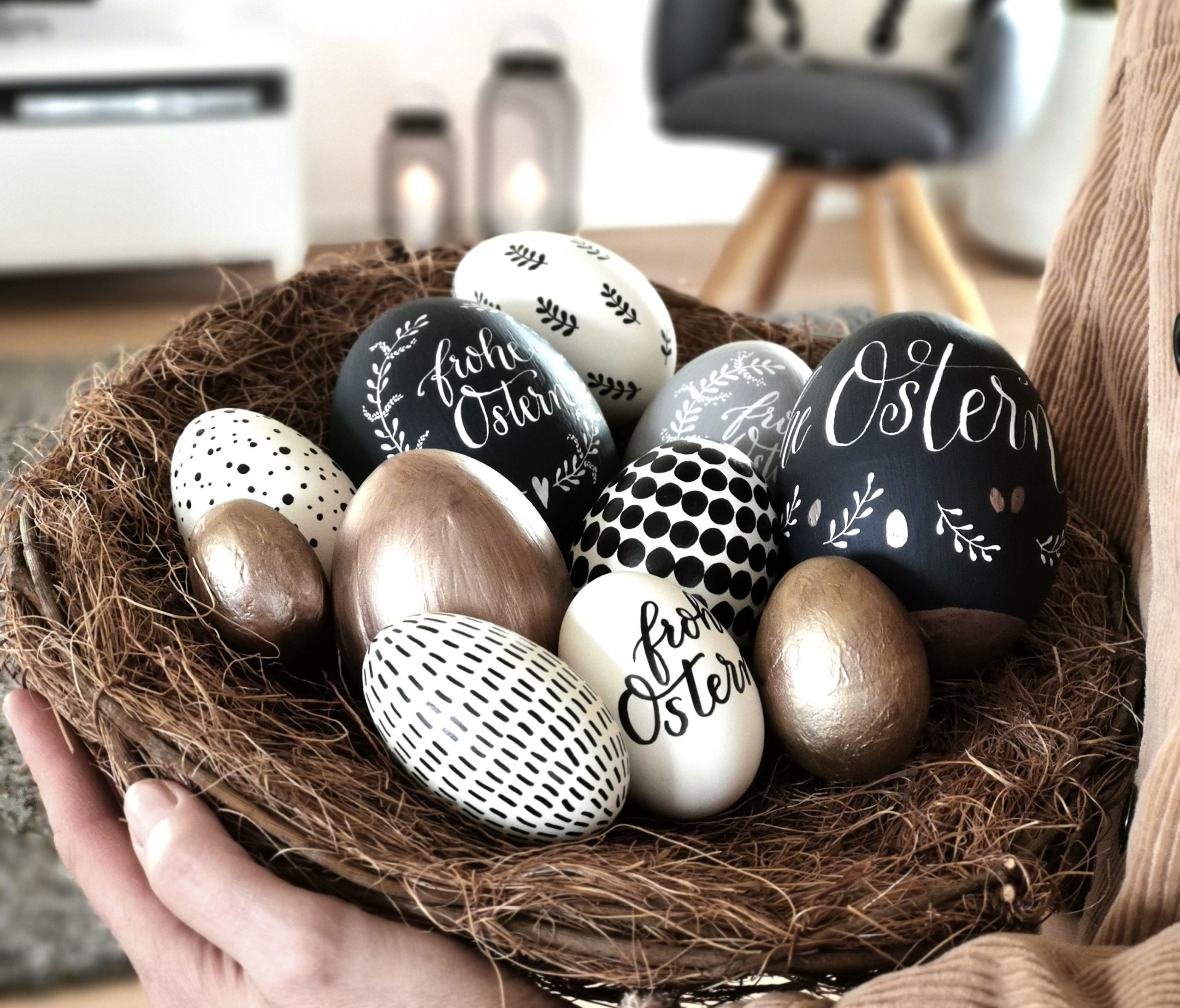 Φέτος βάφουμε τα πασχαλινά μας αυγά με τους πιο έξυπνους τρόπους