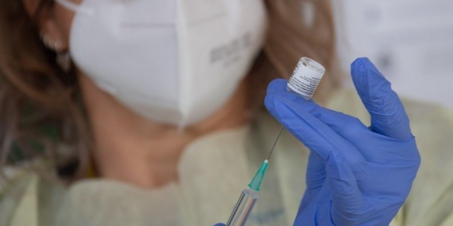 Εμβόλια/Κύπρος: 131 αναφορές παρενεργειών – Οι περισσότερες αφορούσαν την Pfizer
