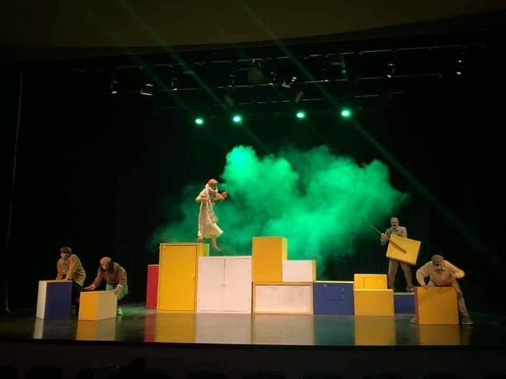 Το Θέατρο Σκάλα – Κύρια Σκηνή συνεχίζει τις παραστάσεις