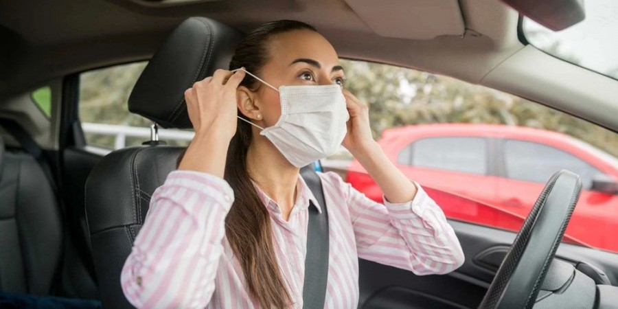 Πότε πρέπει να φοράτε μάσκα στο αυτοκίνητο-Πόσοι δικαιούνται να επιβαίνουν