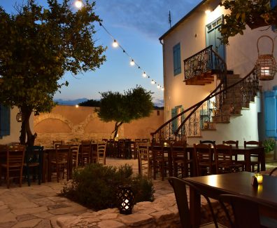 43453345_559869824467432_4944588933540347904_n