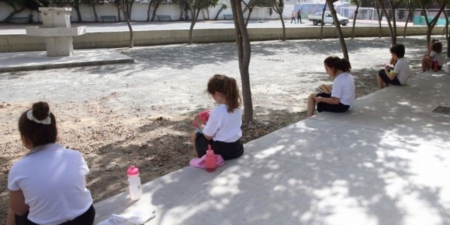 Πότε κλείνουν και πότε ανοίγουν δημοτικά και νηπιαγωγεία
