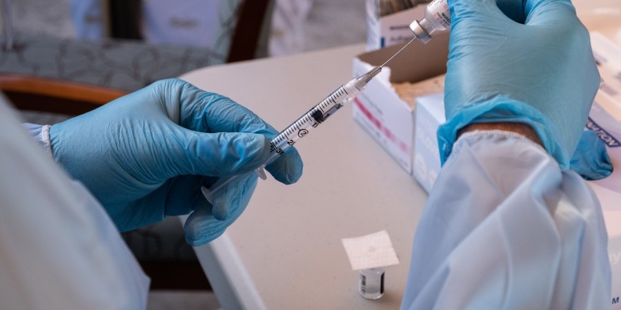 Πόσοι εμβολιάστηκαν με την α’ και την β’ δόση