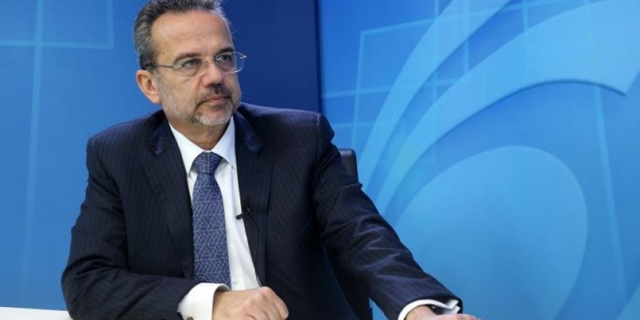 Κόκκινος: Από 1η Ιουλίου η μεταβατική περίοδος για το ευρωπαϊκό green pass