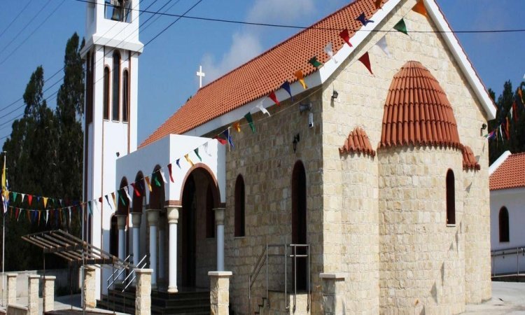 Το πρόγραμμα των ακολουθιών του Ιερού Ναού Αποστόλου Βαρνάβα και Αγίου Λουκά του Ιατρού