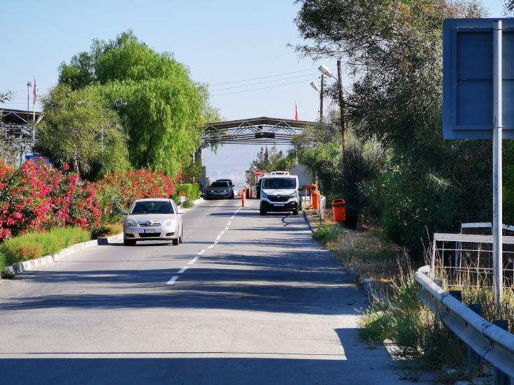 Σχεδόν 7.500 οι διελεύσεις το πρώτο 24ωρο επαναλειτουργίας των οδοφραγμάτων