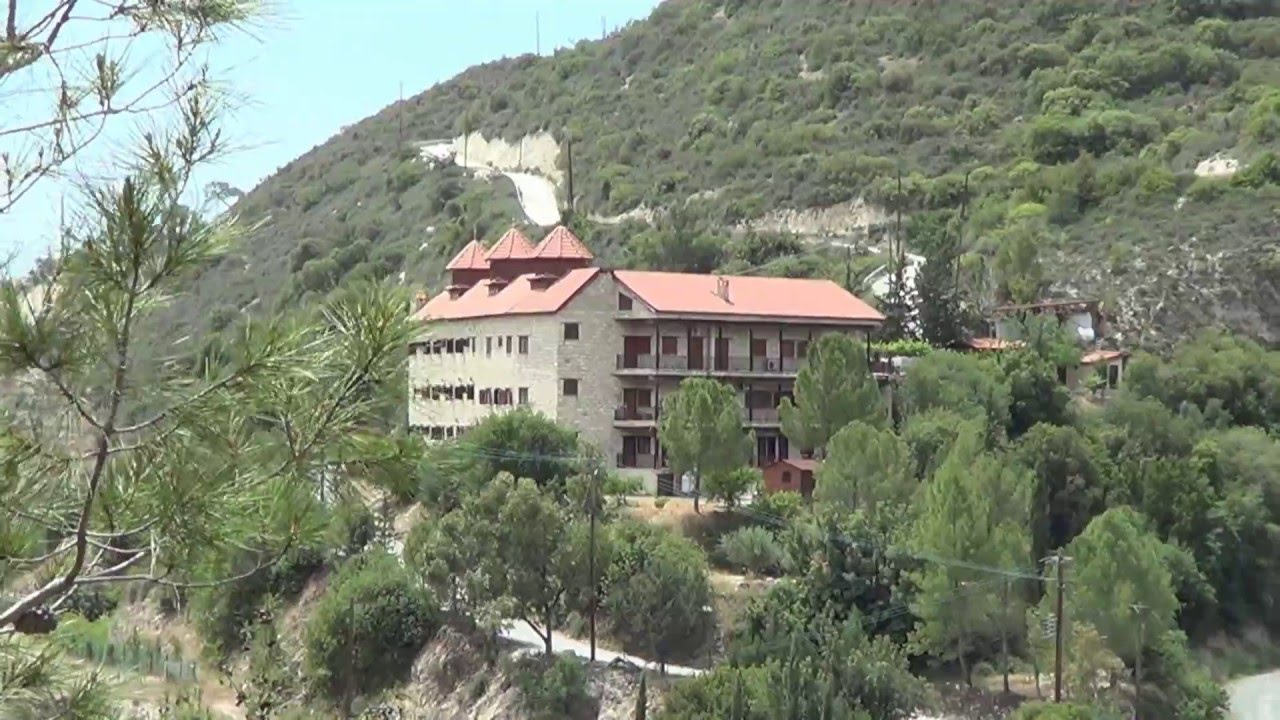 Ένα μοναστήρι στο λόφο αφιερωμένο στην Παναγία (φώτο)