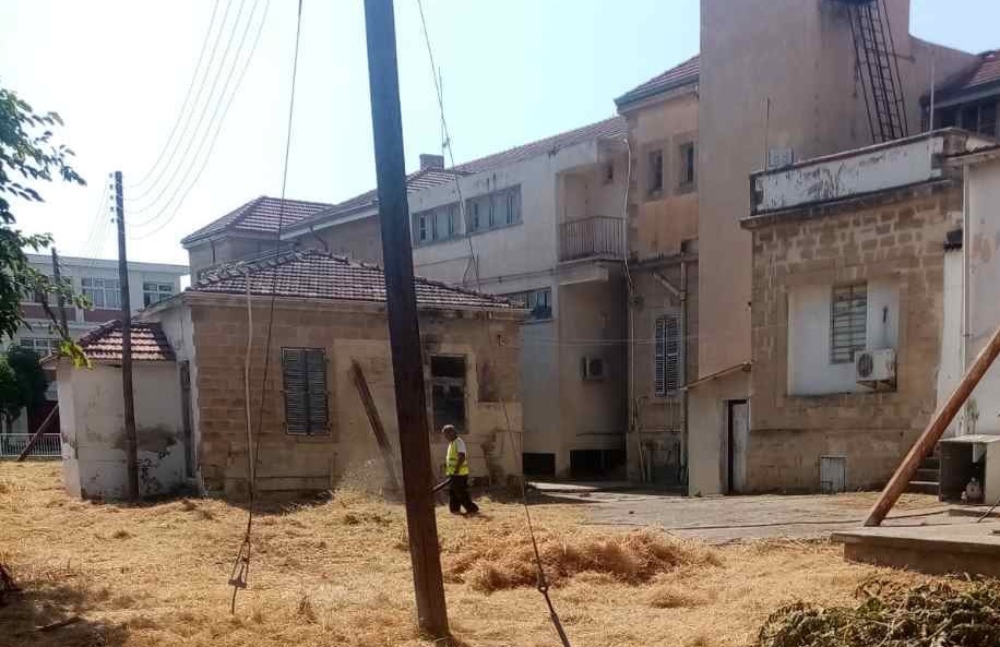Λάρνακα: Συνεχίζονται οι εργασίες καθαρισμού από χόρτα